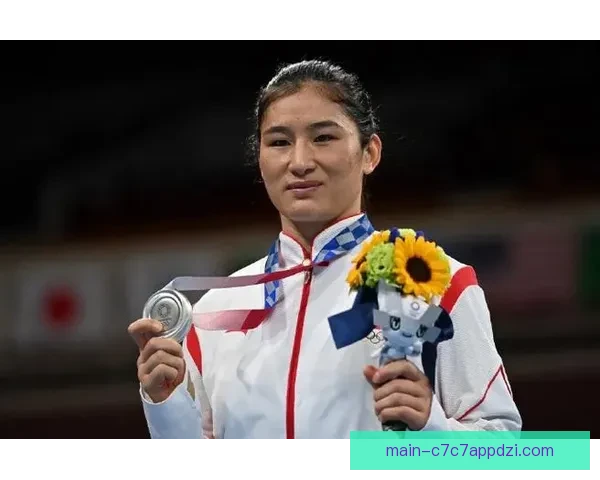 中国选手夺女子75公斤级冠军 为中国添第39面金牌